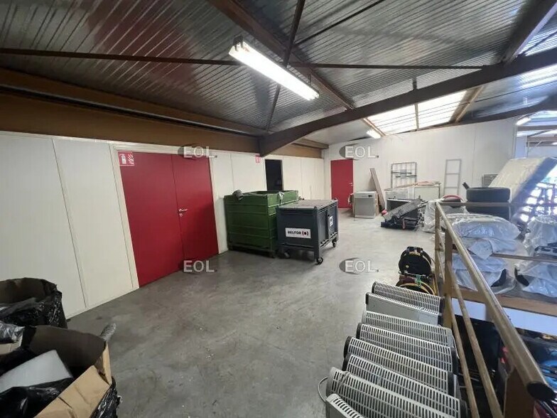 Flex in Vénissieux for lease - Interior Photo - Image 3 of 13