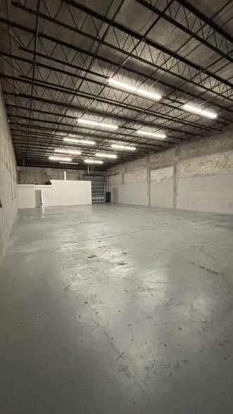 2101-2251 SW 59th Ave, West Park, FL for lease - Interior Photo - Image 2 of 9