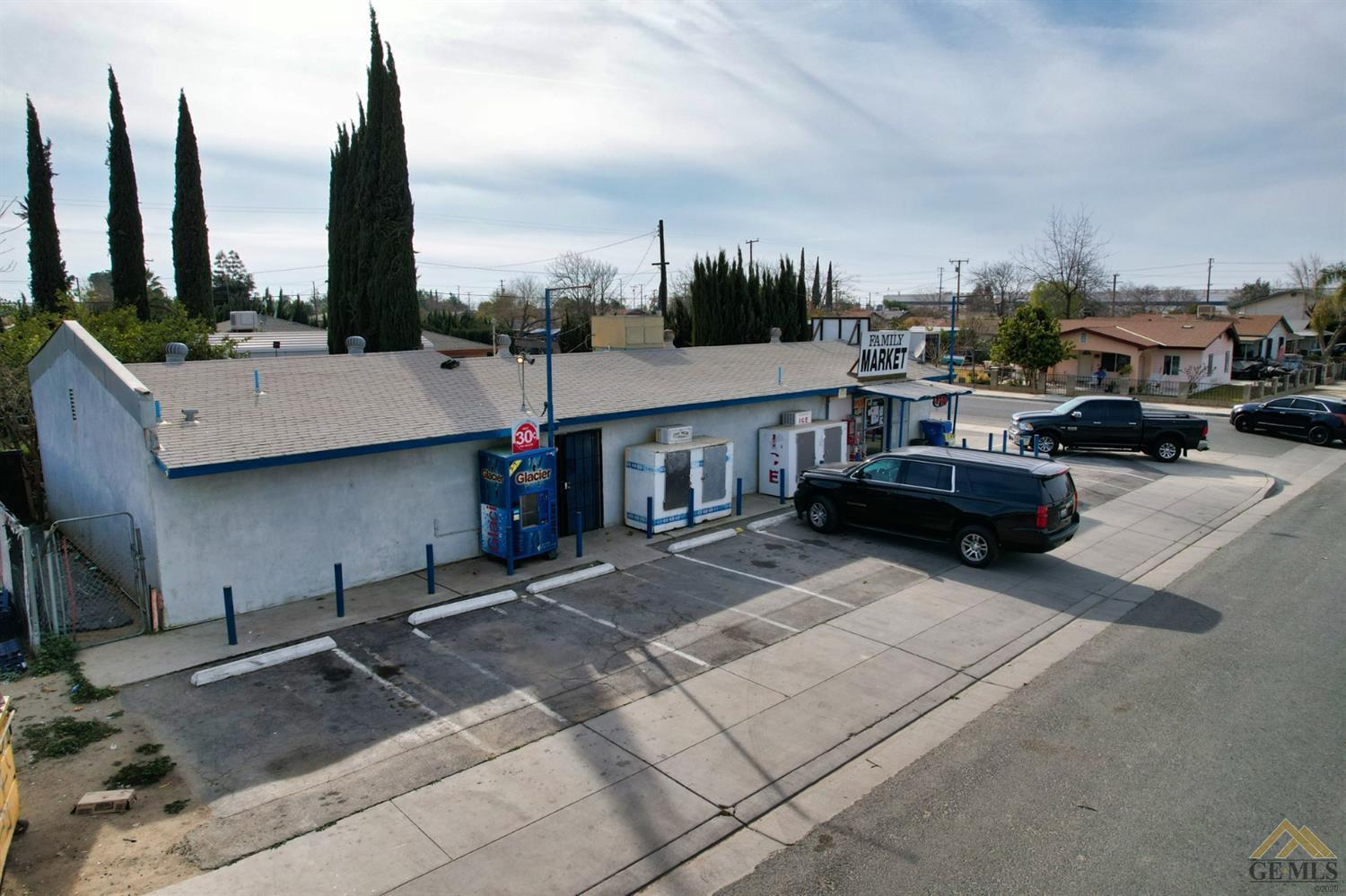 20819 Francis, Richgrove, CA 93261 Retail for Sale