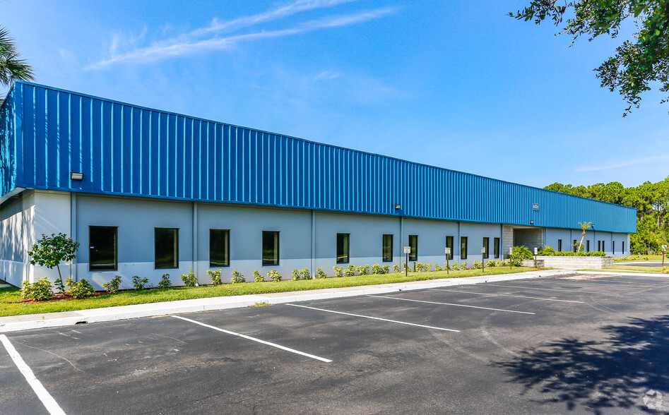 600 N John Rodes Blvd, Melbourne, FL for lease - Building Photo - Image 2 of 3