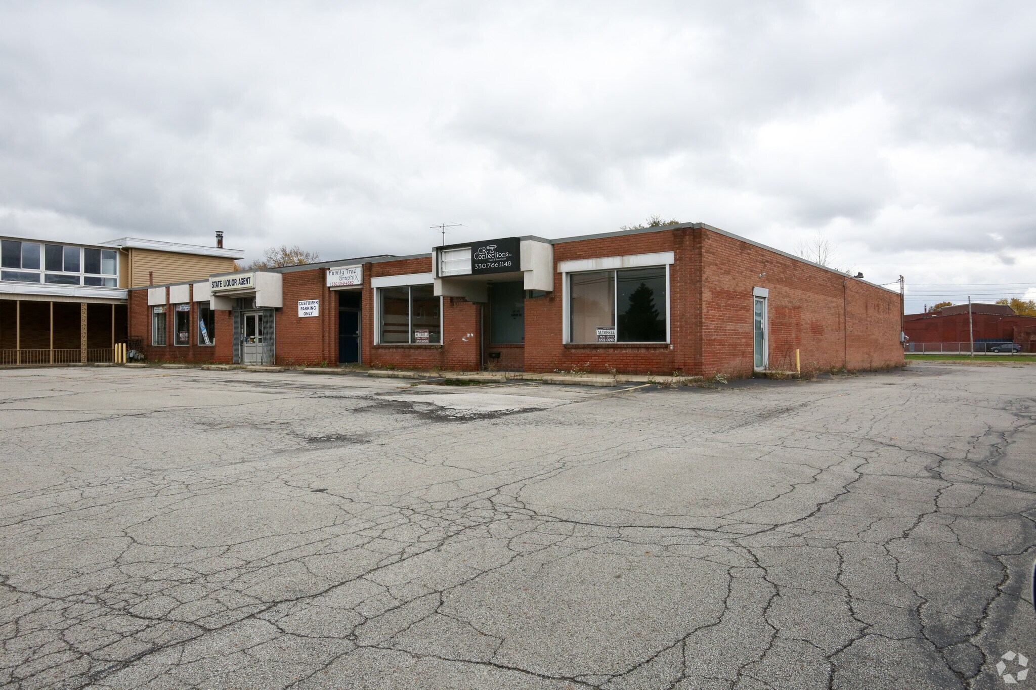 435-445 Robbins Ave, Niles, OH for sale Primary Photo- Image 1 of 1