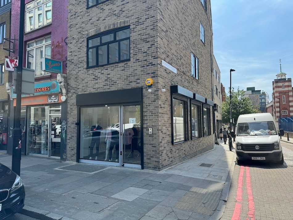 84 Commercial Rd, London for sale Building Photo- Image 1 of 1