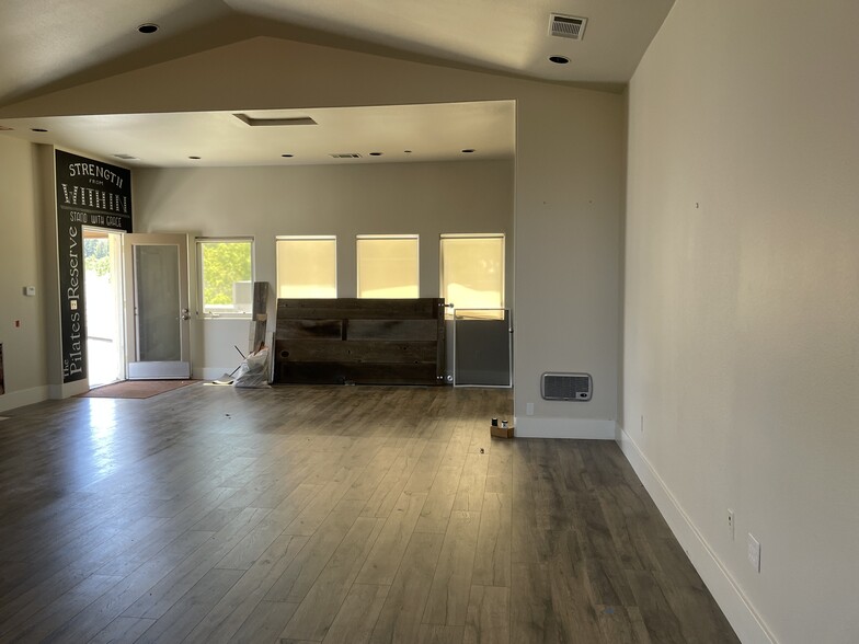 6484 Washington St, Yountville, CA for lease - Interior Photo - Image 3 of 8