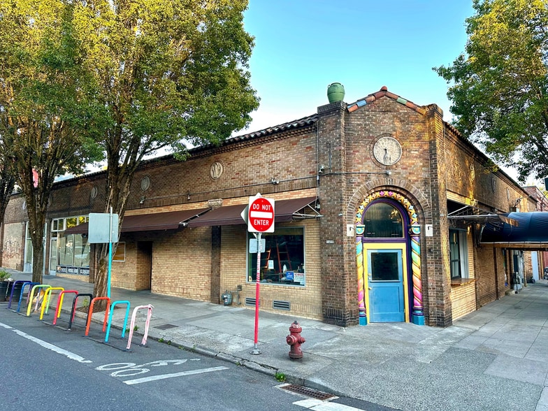 1400-1416 SE Morrison St, Portland, OR for sale - Building Photo - Image 2 of 11
