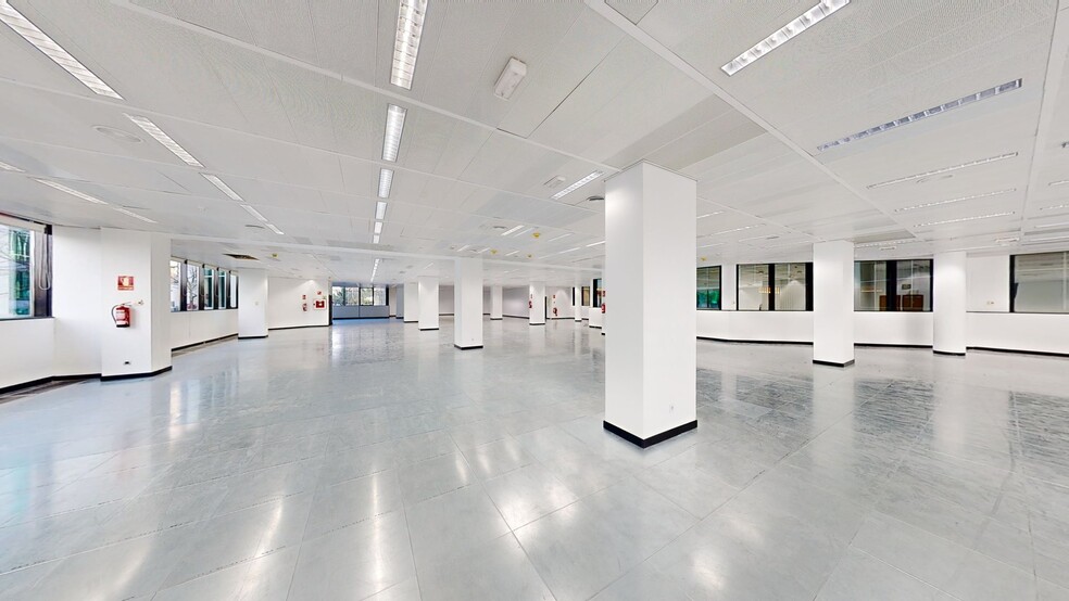 Avenida del Partenón, 16-18, Madrid, Madrid for lease - Matterport 3D Scan - Image 3 of 27