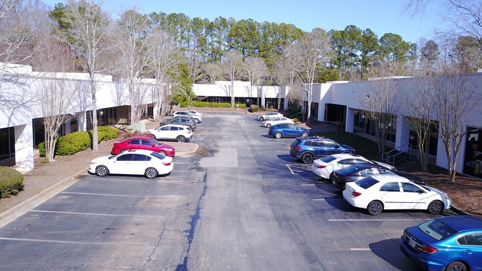 3880 Holcomb Bridge Road, Norcross, GA for lease - Building Photo - Image 2 of 13