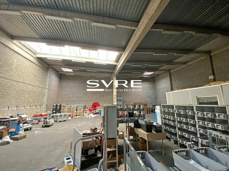 Flex in Vitrolles for lease - Interior Photo - Image 3 of 4