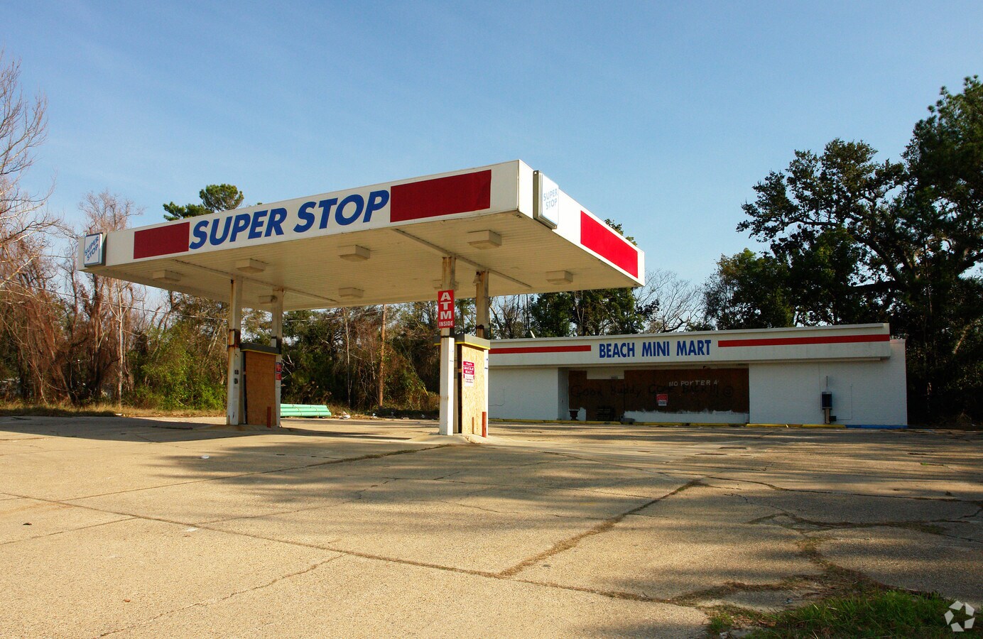 110 Porter Ave, Ocean Springs, MS 39564