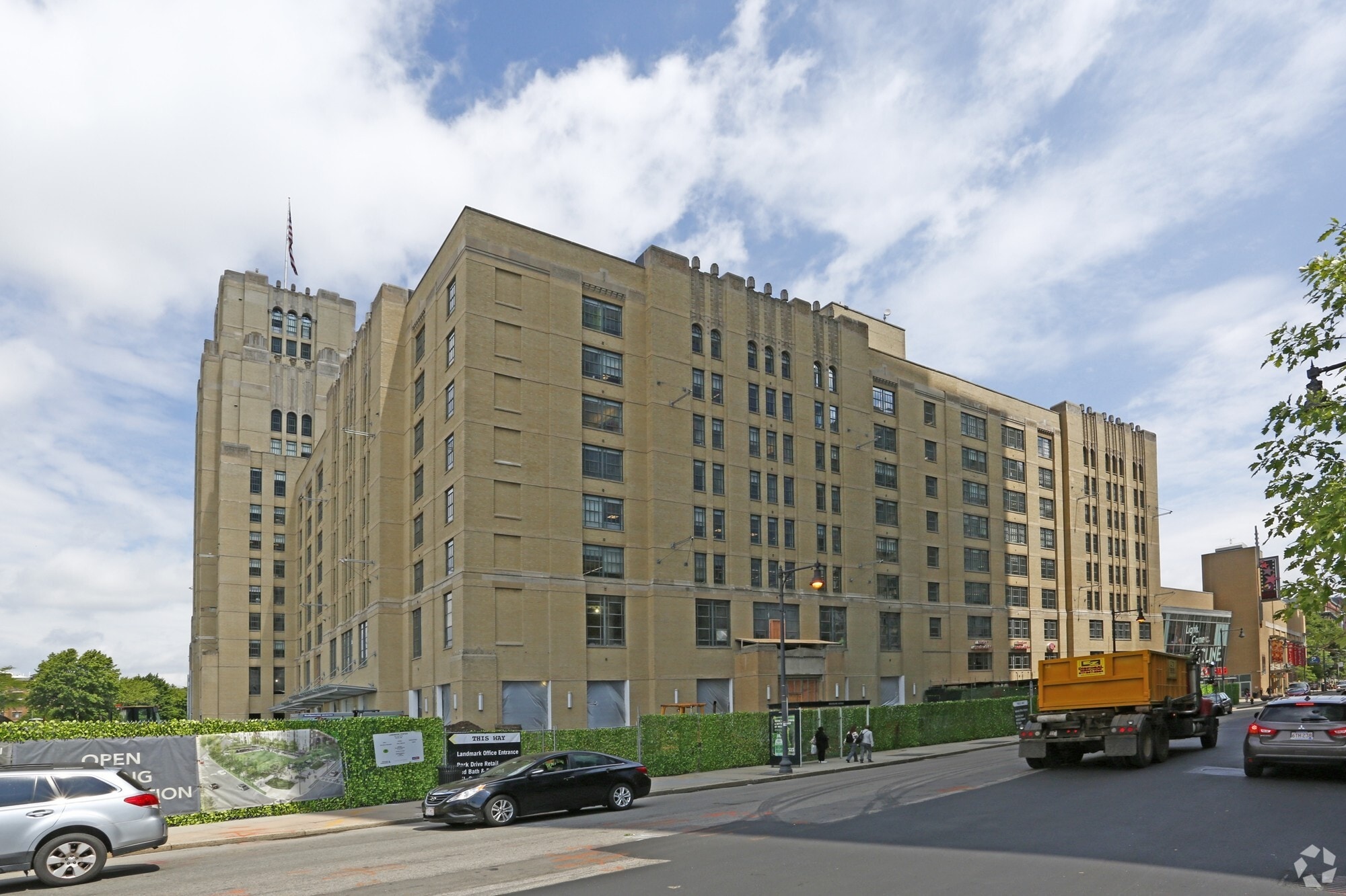 201 Brookline Ave, Boston, MA 02215 401 Park