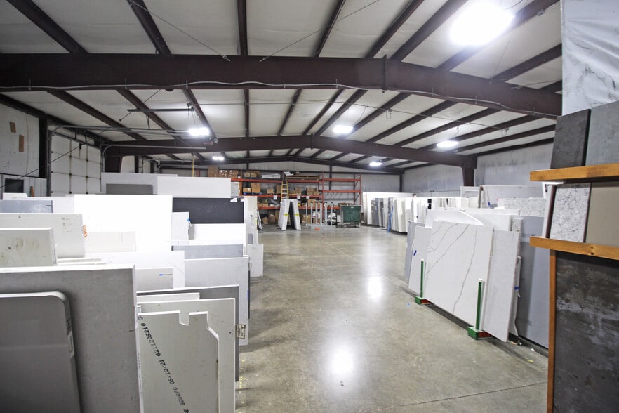 Pierceton Industrial Complex portfolio of 2 properties for sale on LoopNet.com - Building Photo - Image 3 of 4