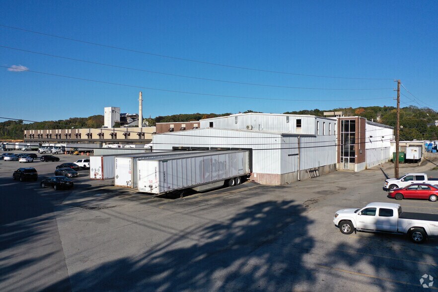 1 John C Dean Memorial Blvd, Cumberland, RI for sale - Primary Photo - Image 1 of 1