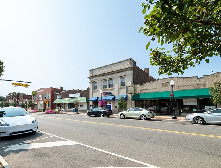 680 Broadway Ave, Bedford, OH for lease - Building Photo - Image 2 of 3