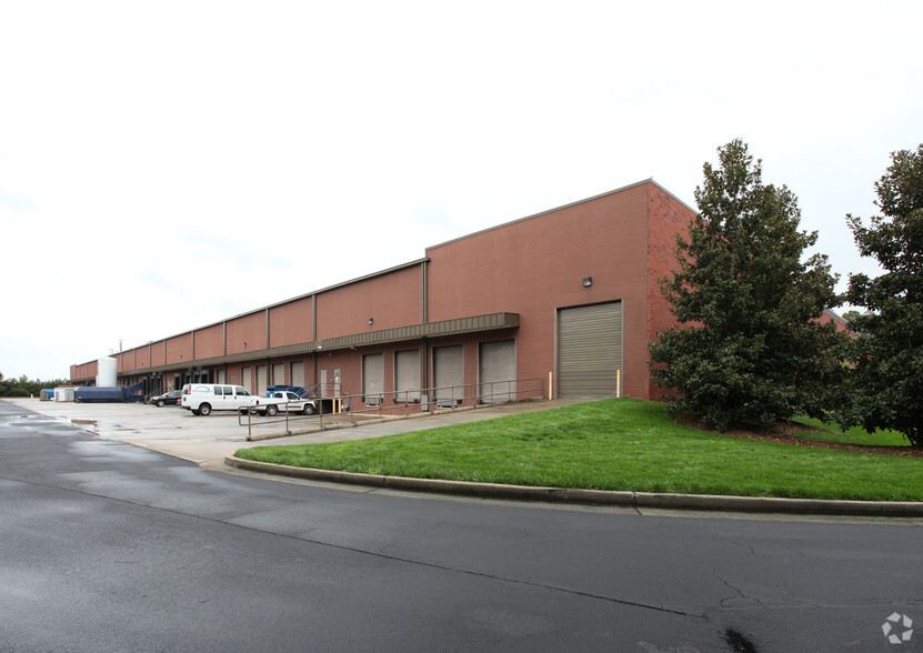 70 Crestridge Dr, Suwanee, GA for lease - Building Photo - Image 3 of 3