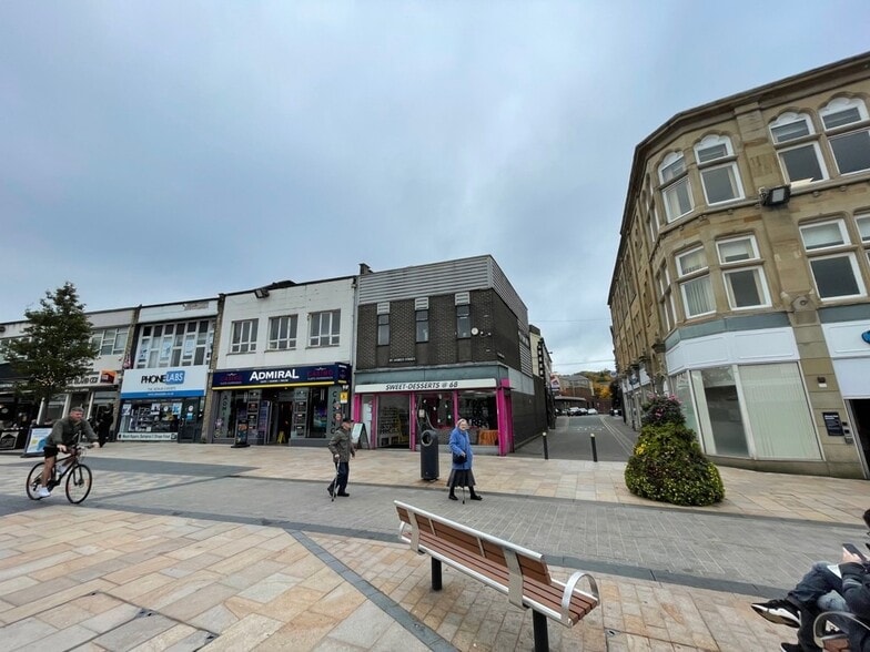 68-70 St James St, Burnley for sale - Building Photo - Image 3 of 9