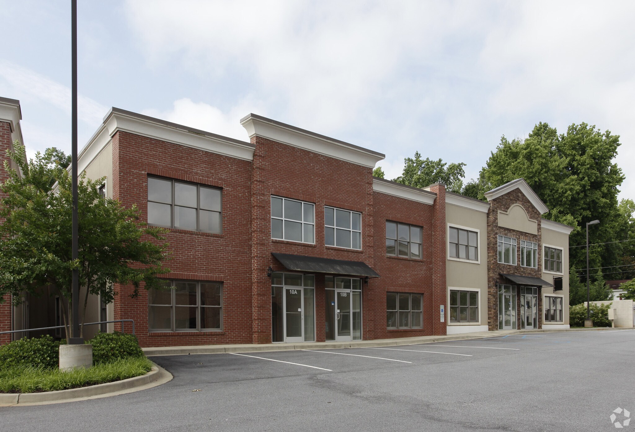 955 W Wade Hampton Blvd, Greer, SC for sale Primary Photo- Image 1 of 1