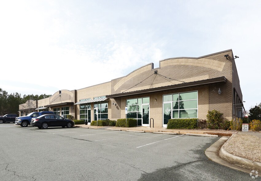 2624 Leighton Ridge Dr, Wake Forest, NC for sale - Primary Photo - Image 1 of 1