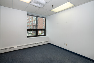 2 Madison Ave, Larchmont, NY for lease Interior Photo- Image 1 of 20