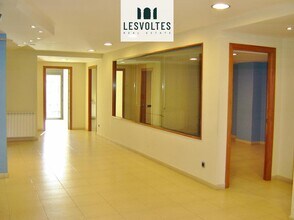 Office in La Bisbal d'Empordà, Gerona for lease Interior Photo- Image 2 of 23