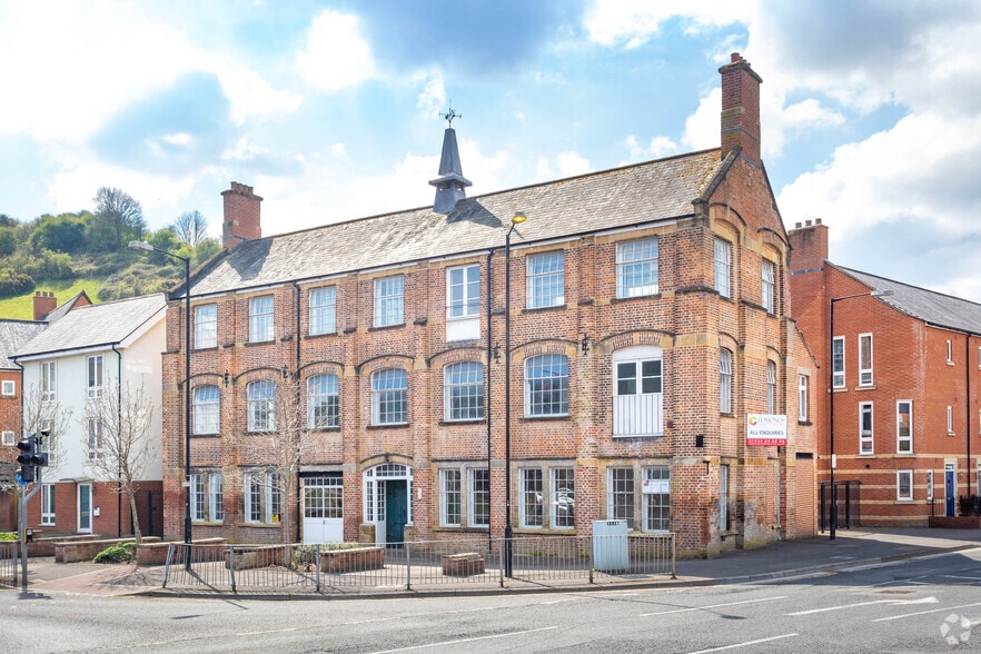 Summerhouse Terrace, Yeovil for sale - Building Photo - Image 3 of 9