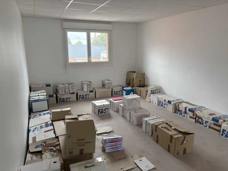 Office in Craponne for sale - Interior Photo - Image 3 of 12