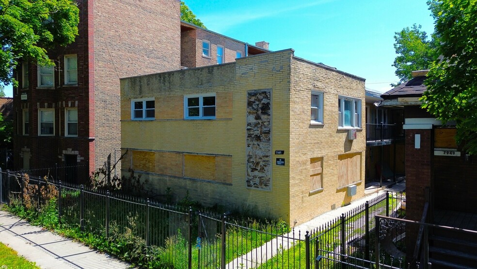 7945 S Dobson Ave, Chicago, IL for sale - Building Photo - Image 1 of 5