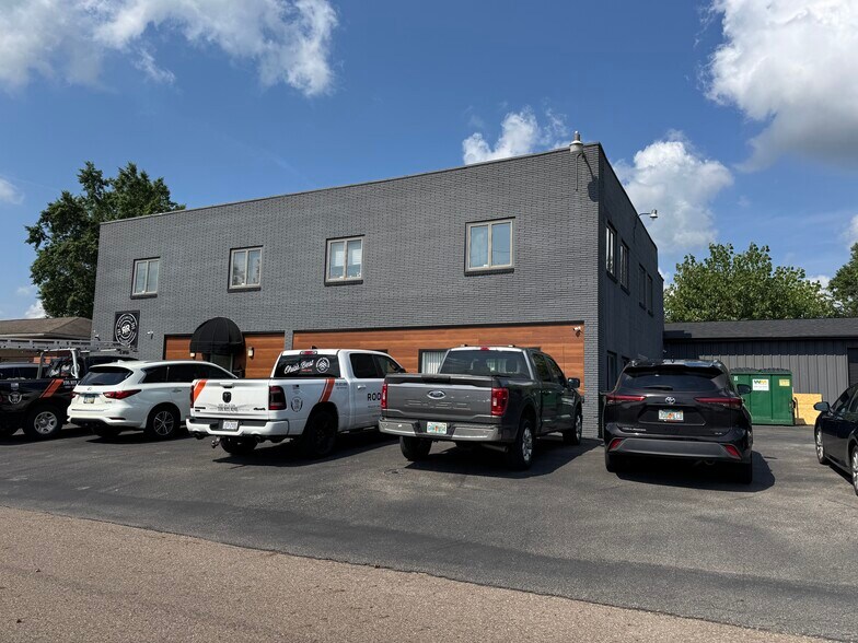 118-122 Western Ave, Akron, OH for lease - Building Photo - Image 2 of 9