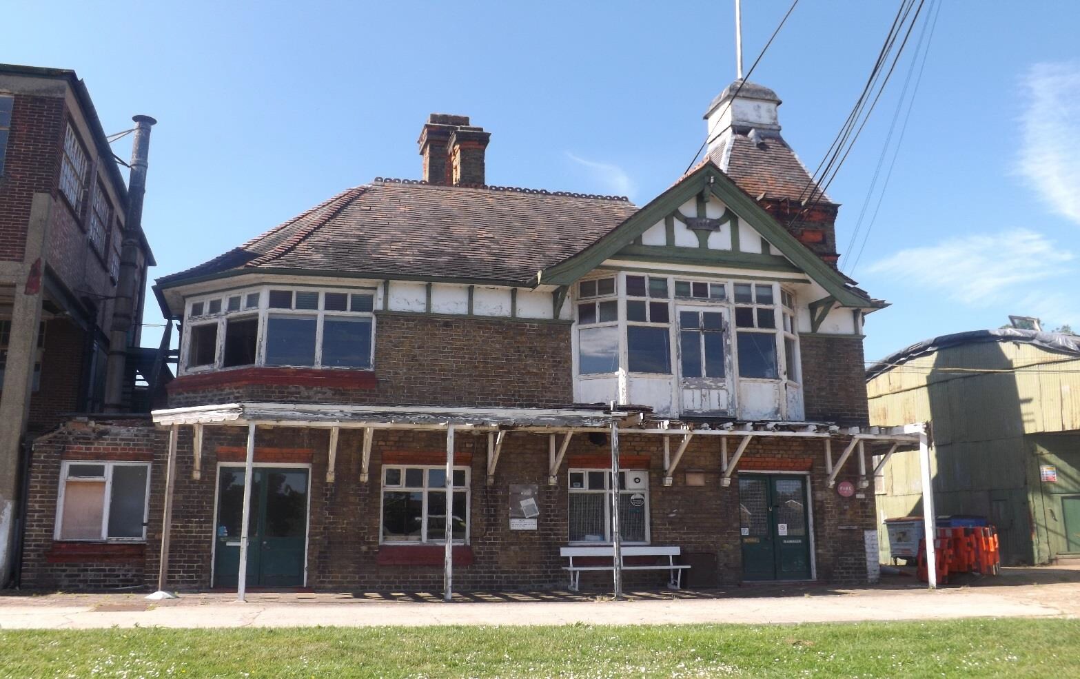 Building 14 Platts Eyot, Hampton for sale Primary Photo- Image 1 of 1