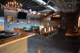 26192 NE Neosho Rd, Garnett, KS for sale Interior Photo- Image 1 of 12