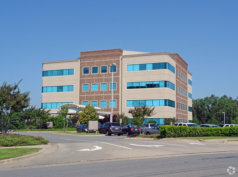 904 Autumn Rd, Little Rock, AR for lease - Primary Photo - Image 1 of 10