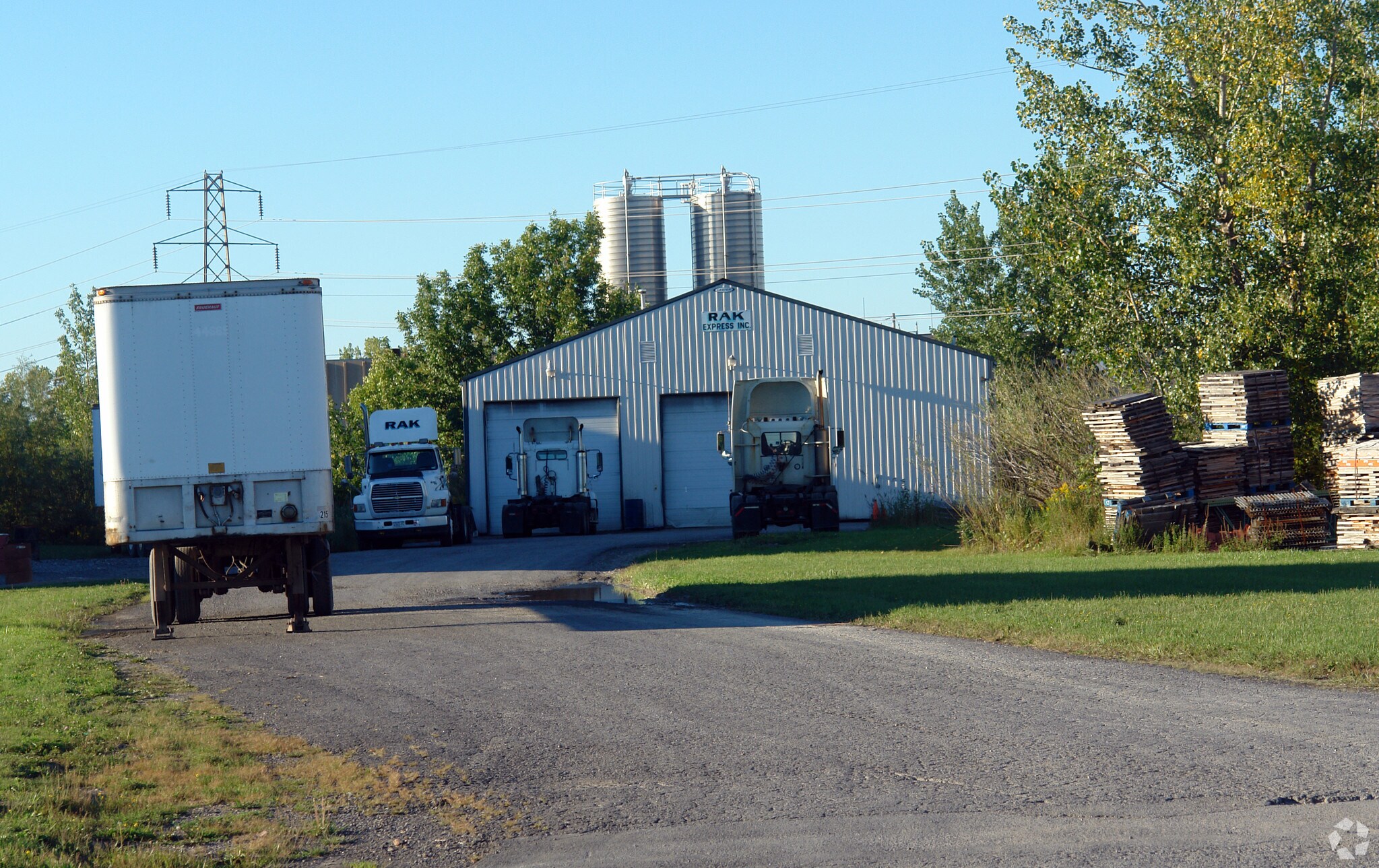 4606-4608 Crossroads Park Dr, Liverpool, NY for sale Primary Photo- Image 1 of 1