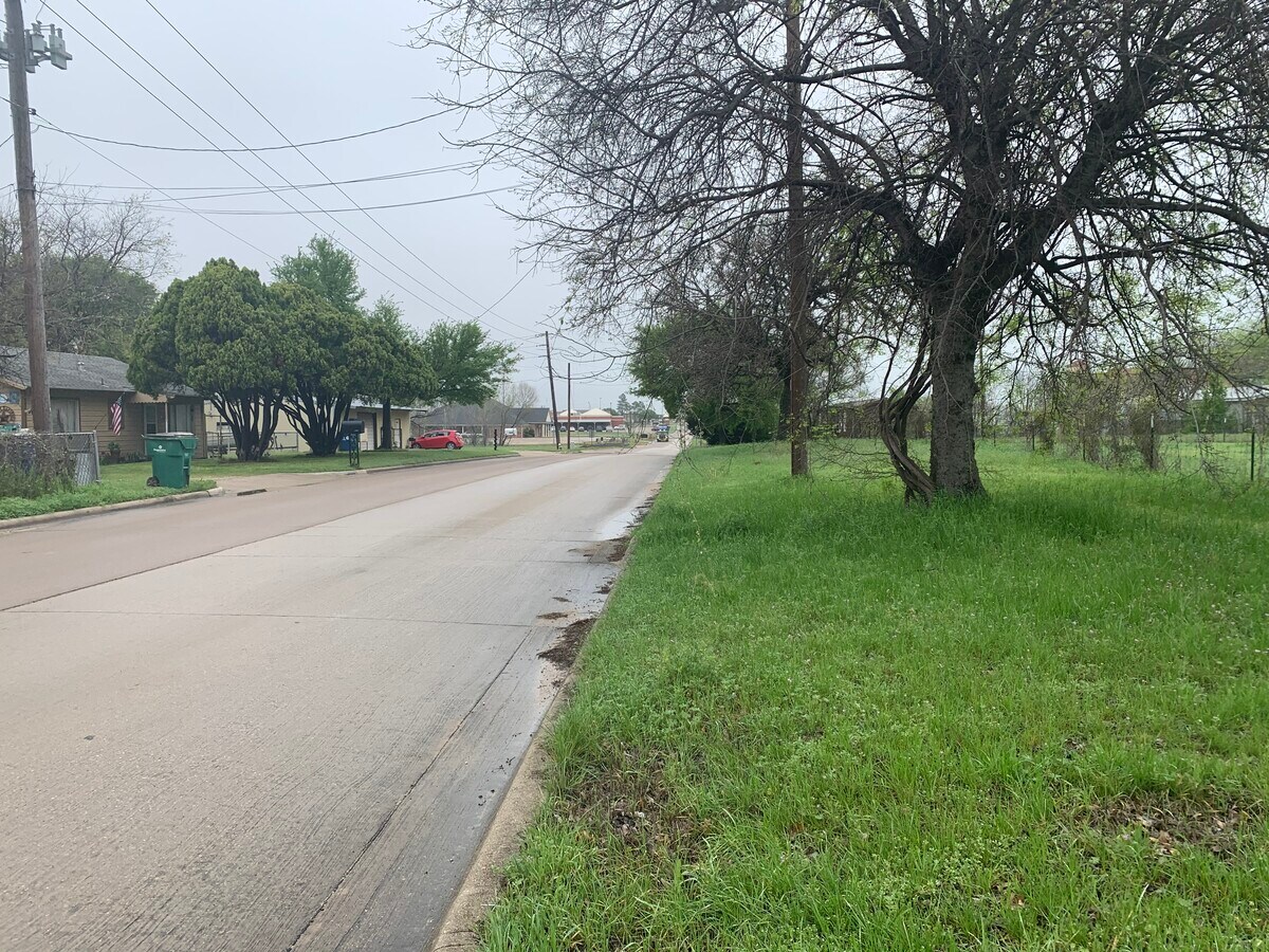 1802 9th St, Bridgeport, TX 76426