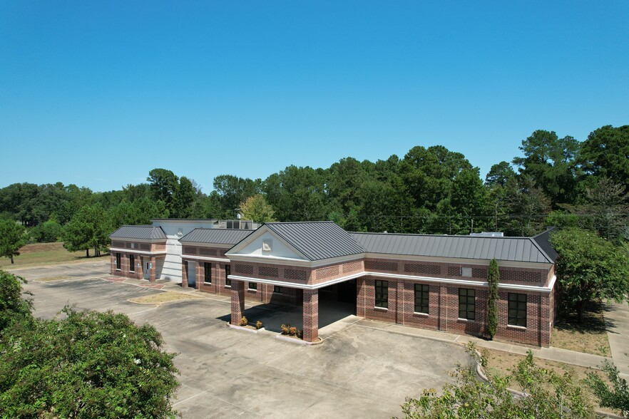 200 Renaissance Way, Crockett, TX for sale - Building Photo - Image 2 of 40