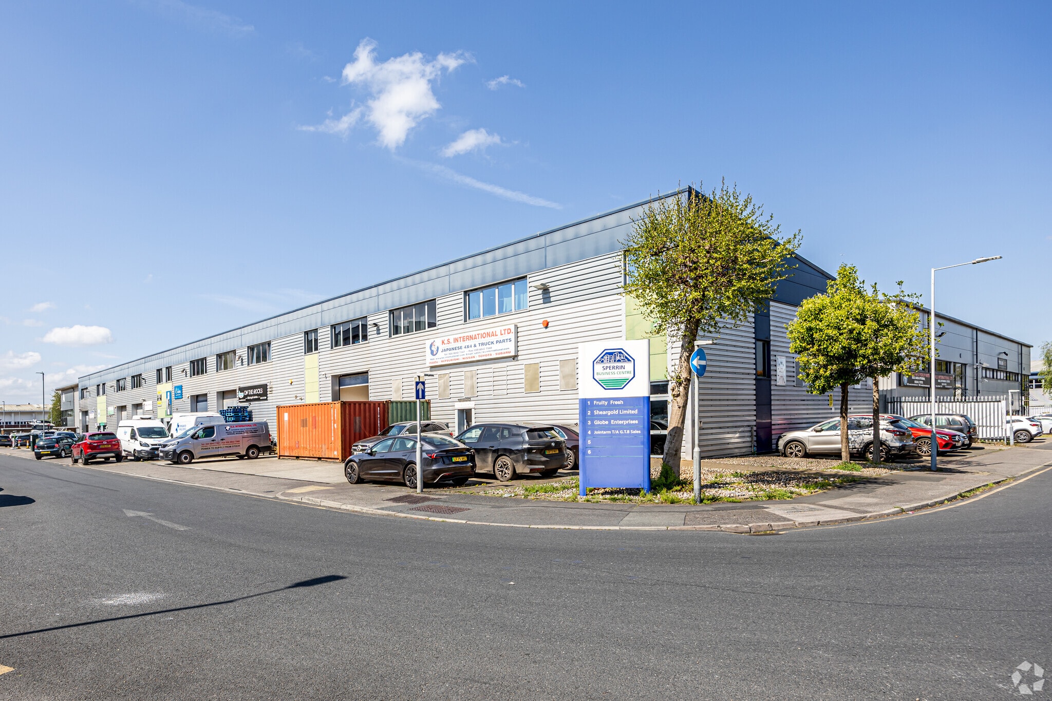 Stonefield Rd, Ruislip for lease Primary Photo- Image 1 of 4