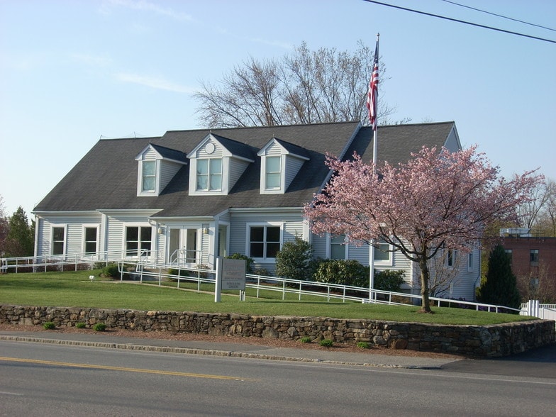 14 W Plain St, Wayland, MA for sale - Primary Photo - Image 1 of 1