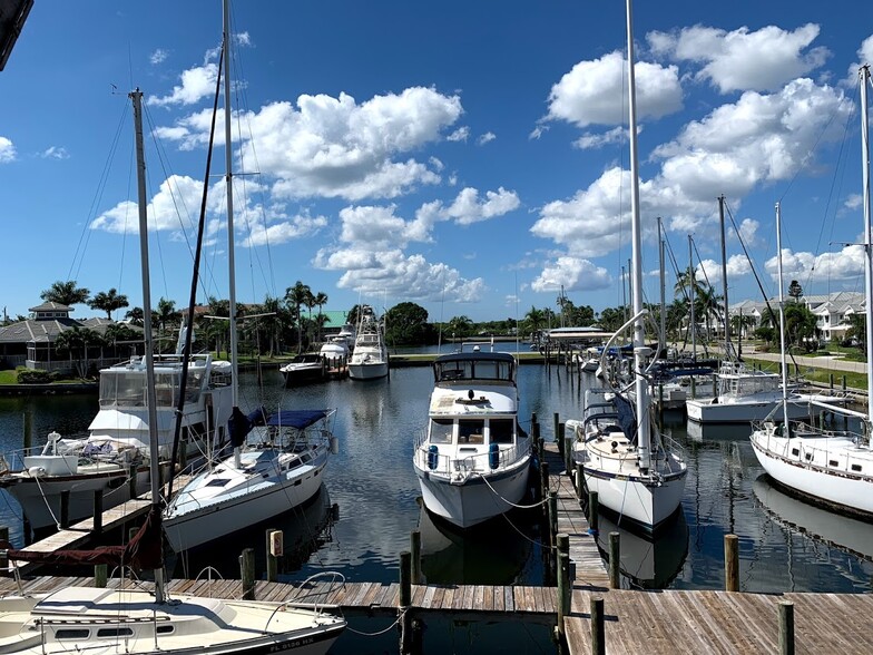 17990 San Carlos Blvd, Fort Myers, FL for sale - Building Photo - Image 1 of 1