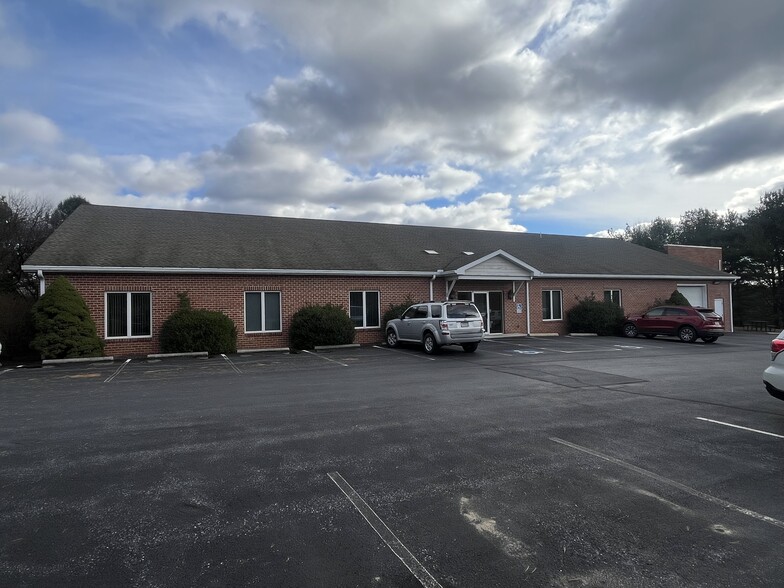 4 Kacey Ct, Mechanicsburg, PA for lease - Primary Photo - Image 1 of 3