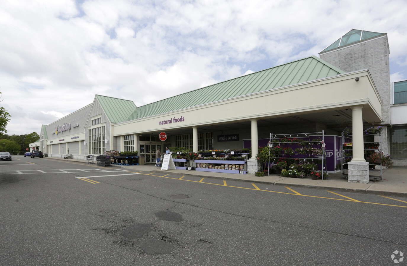 5701-5755-sunrise-hwy-holbrook-ny-11741-shoppes-at-sun-lake-loopnet