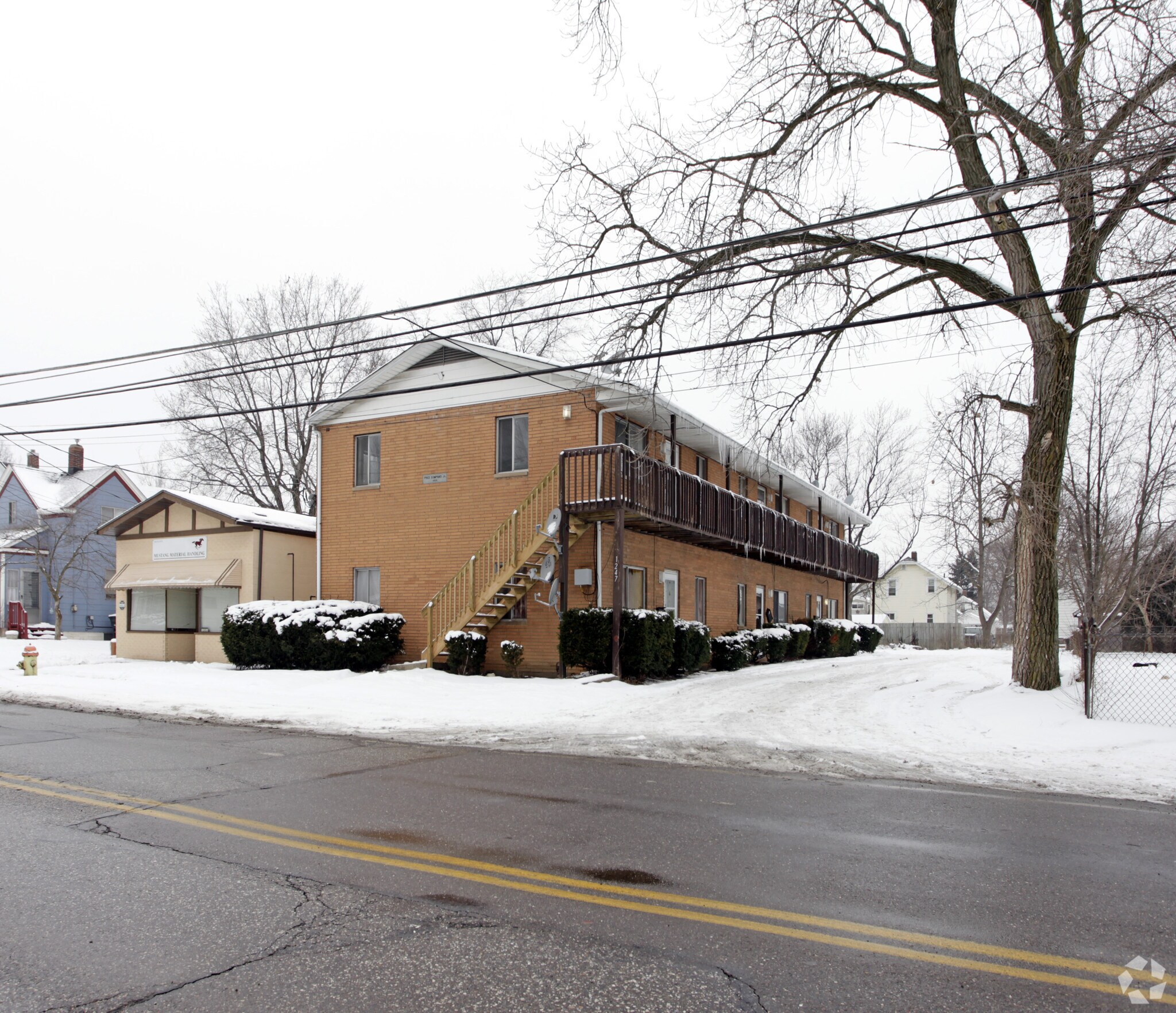 1247 W Waterloo Rd, Akron, OH for sale Primary Photo- Image 1 of 1