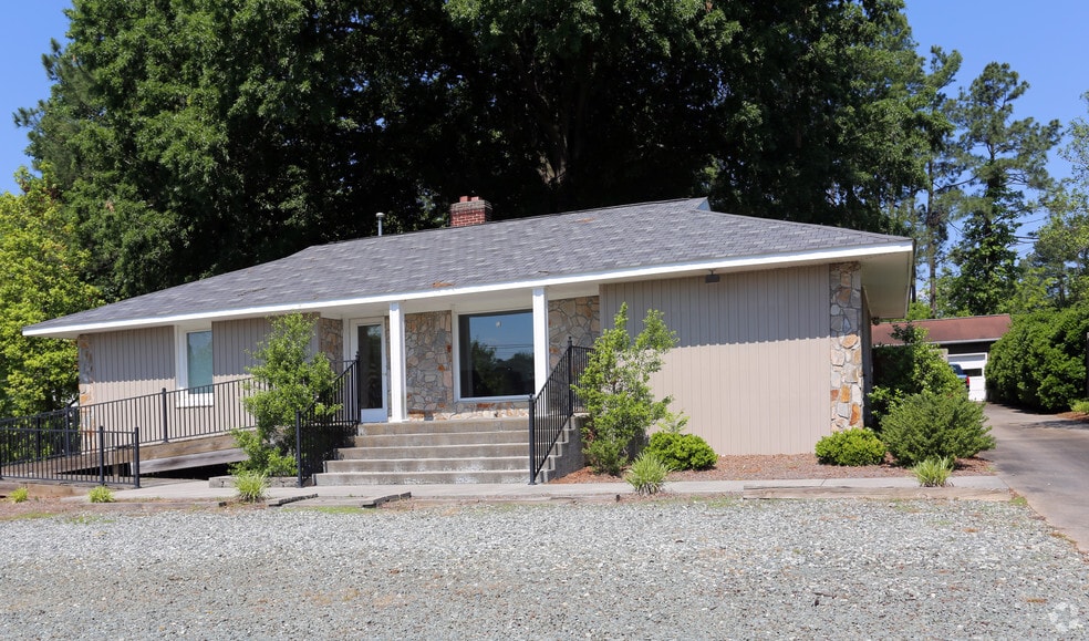2779 Alamance Rd, Burlington, NC for lease - Building Photo - Image 2 of 2