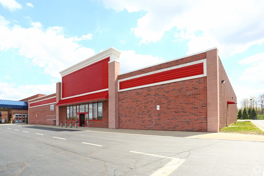 1072 S Latson Rd, Howell, MI for sale - Primary Photo - Image 1 of 1