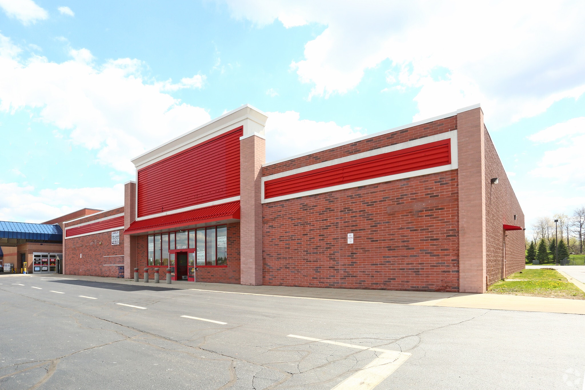 1072 S Latson Rd, Howell, MI for sale Primary Photo- Image 1 of 1