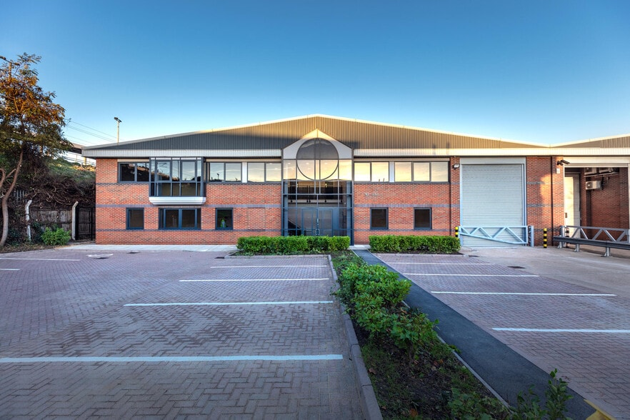 18-22 Telford Way, London for lease - Building Photo - Image 1 of 6