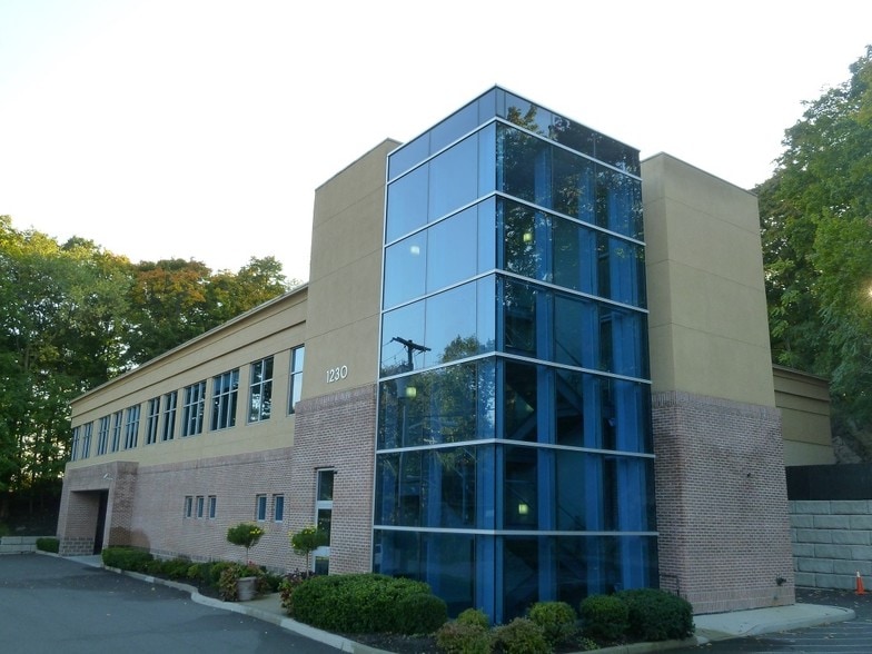 1230 Mamaroneck Ave, White Plains, NY for sale - Primary Photo - Image 1 of 1