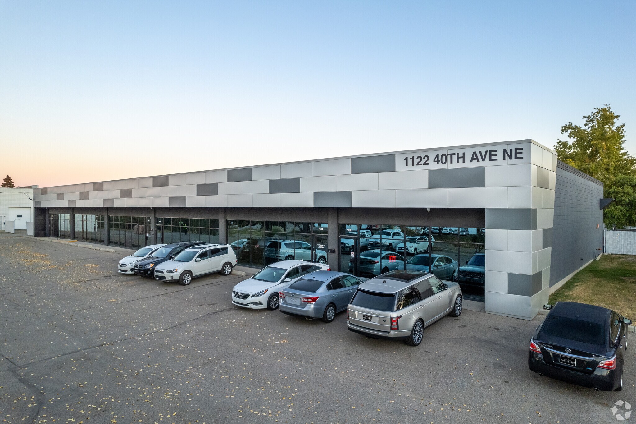 1122 40th Ave NE, Calgary, AB for lease Primary Photo- Image 1 of 4