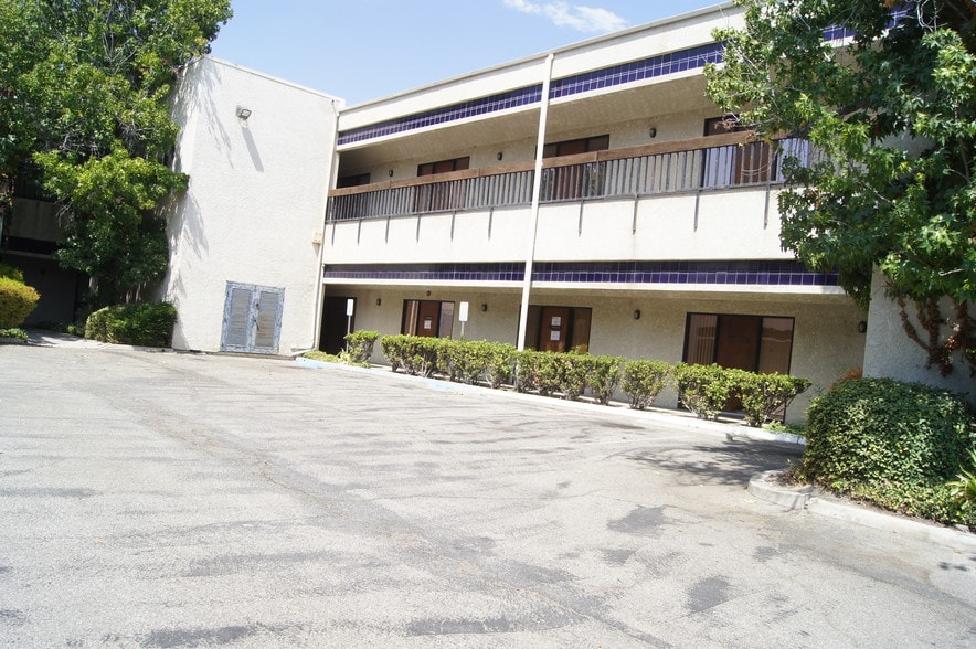 715 N Arrowhead Ave, San Bernardino, CA for lease - Building Photo - Image 3 of 46