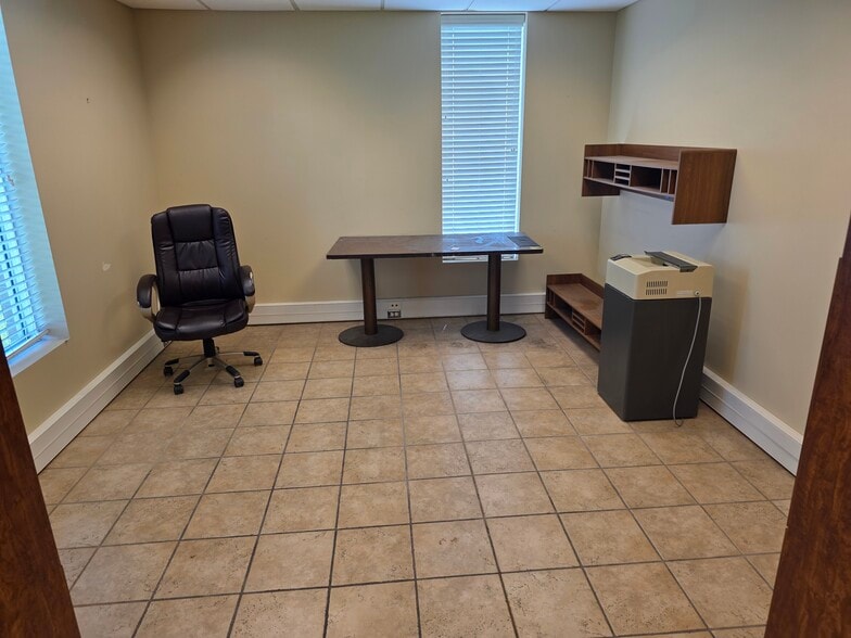 1604 Prospect St, High Point, NC for lease - Building Photo - Image 2 of 21