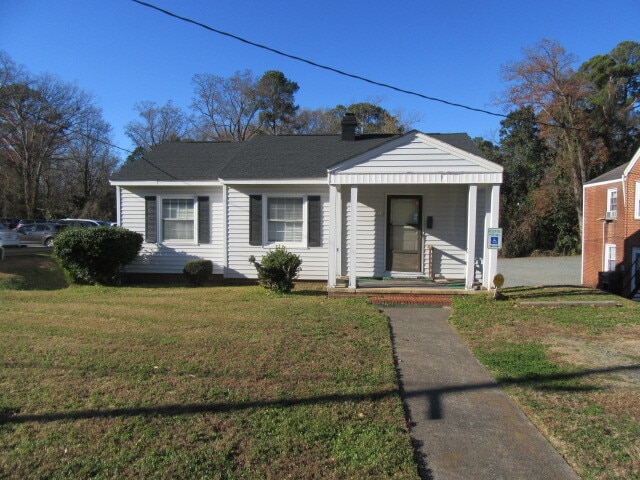 512 Carthage St, Sanford, NC for sale - Primary Photo - Image 1 of 11