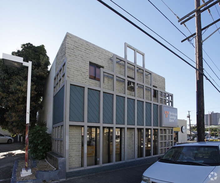 1111 Mccully St, Honolulu, HI for lease - Building Photo - Image 2 of 7