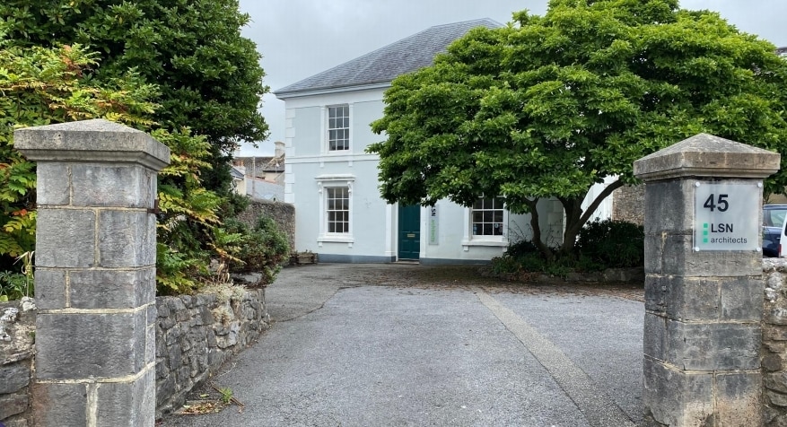 45 Devon Sq, Newton Abbot for lease - Building Photo - Image 2 of 5