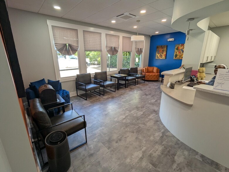 3109 University Dr, Durham, NC for lease - Building Photo - Image 2 of 7